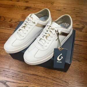 OluKai Womens Hā‘upu Full-Grain Leather Sneakers
